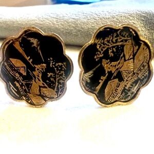 Vintage Japanese Damascene Black and Gold  toned Metal  Screw back Earrings.